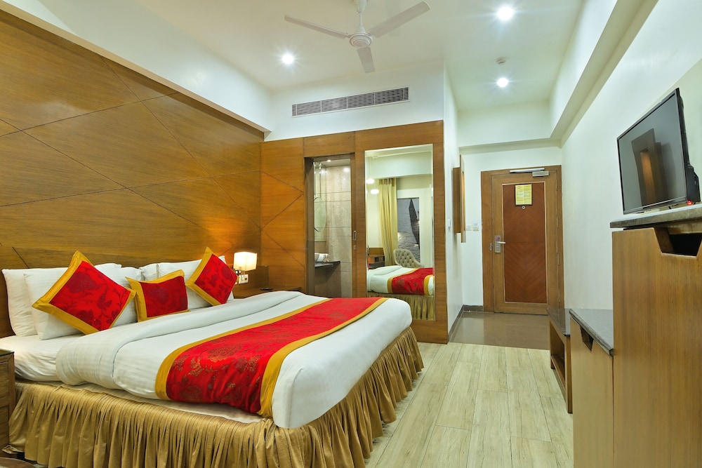 Suite Room - Photo 2
