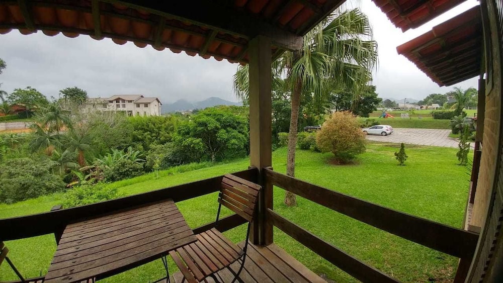 Standard Suite, Multiple Beds, Non Smoking, Mountain View photo 3