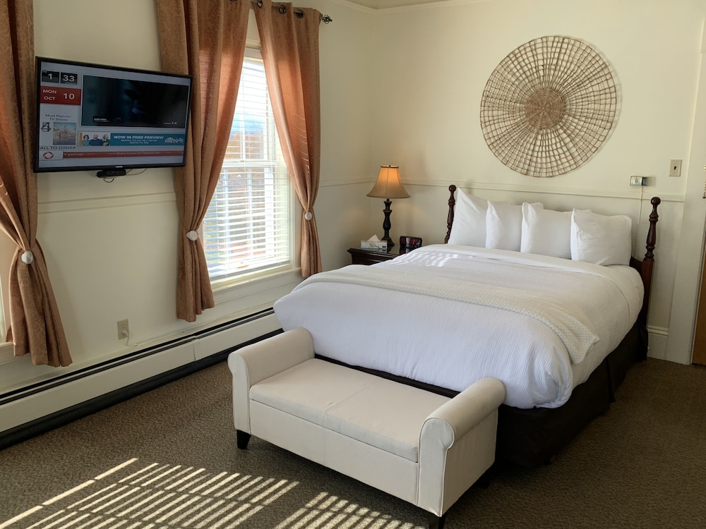 Economy Room, 1 Queen Bed, Non Smoking, Ensuite photo 1