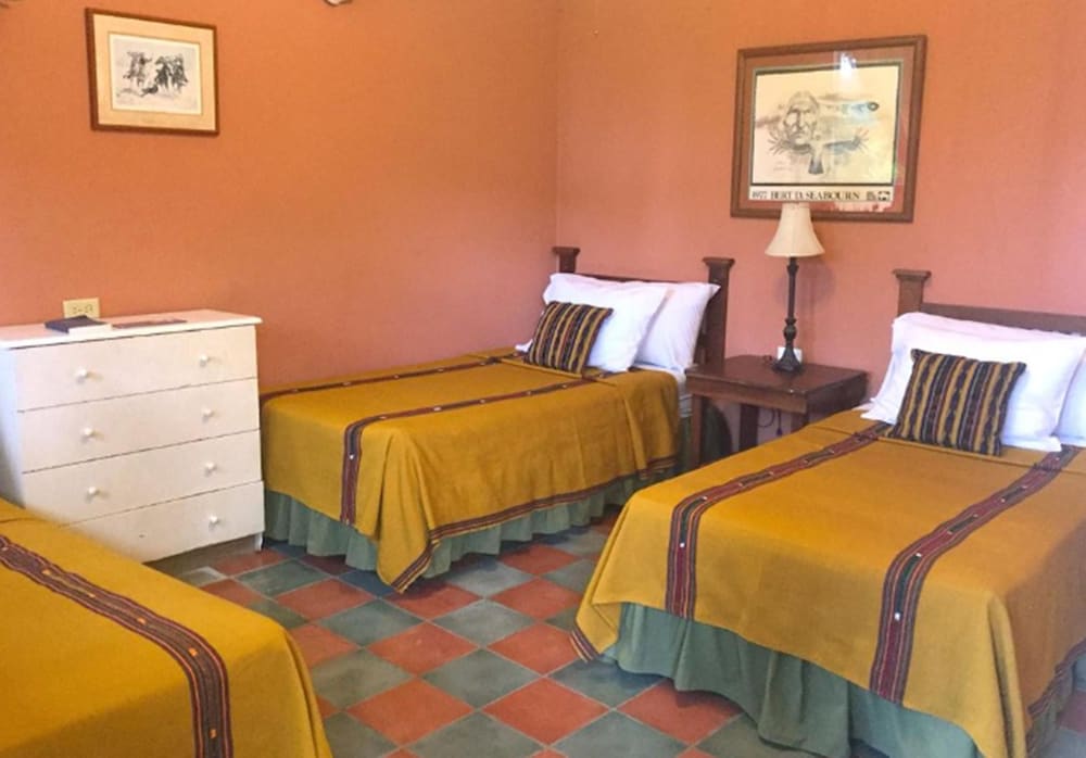 Classic Triple Room, 3 Twin Beds, Non Smoking photo 2
