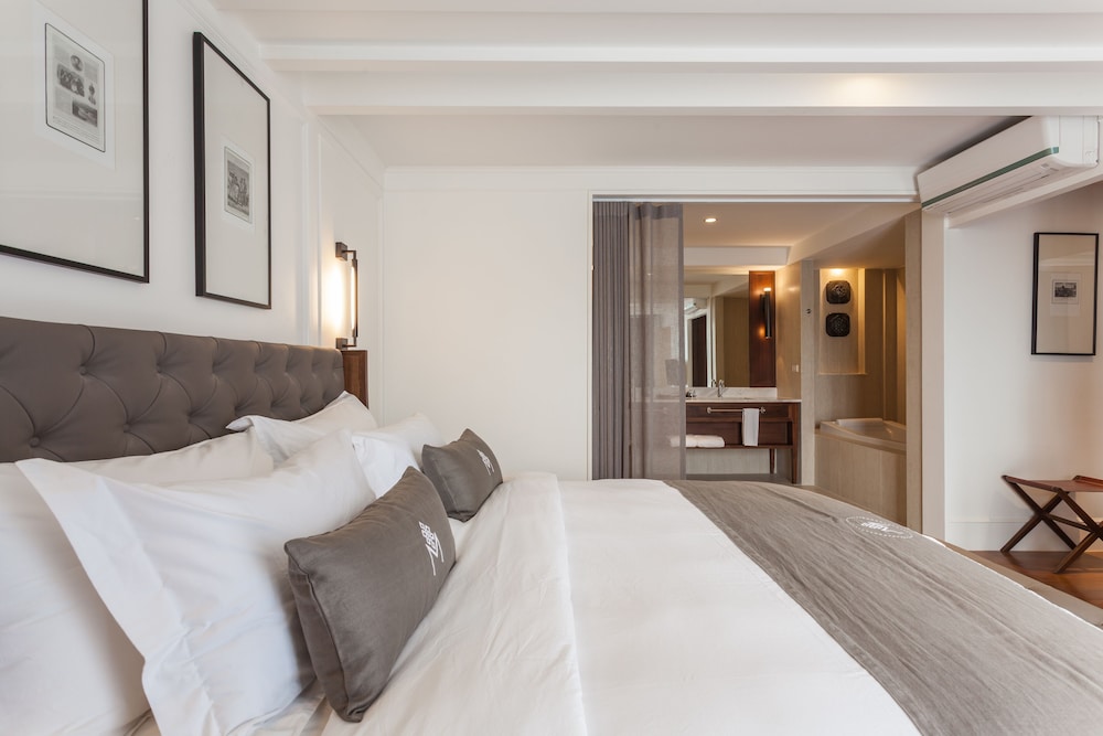 Marine Bedroom Suite photo 2
