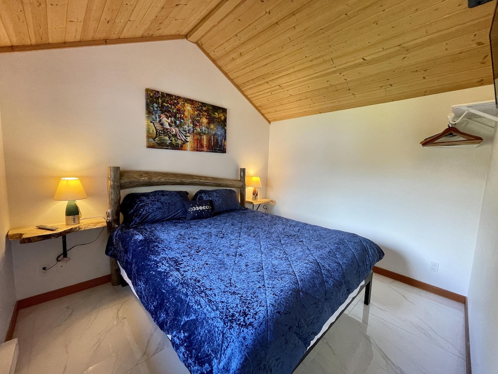 Cabin (Oceanfront with Private Hot Tub / Gon) photo 2