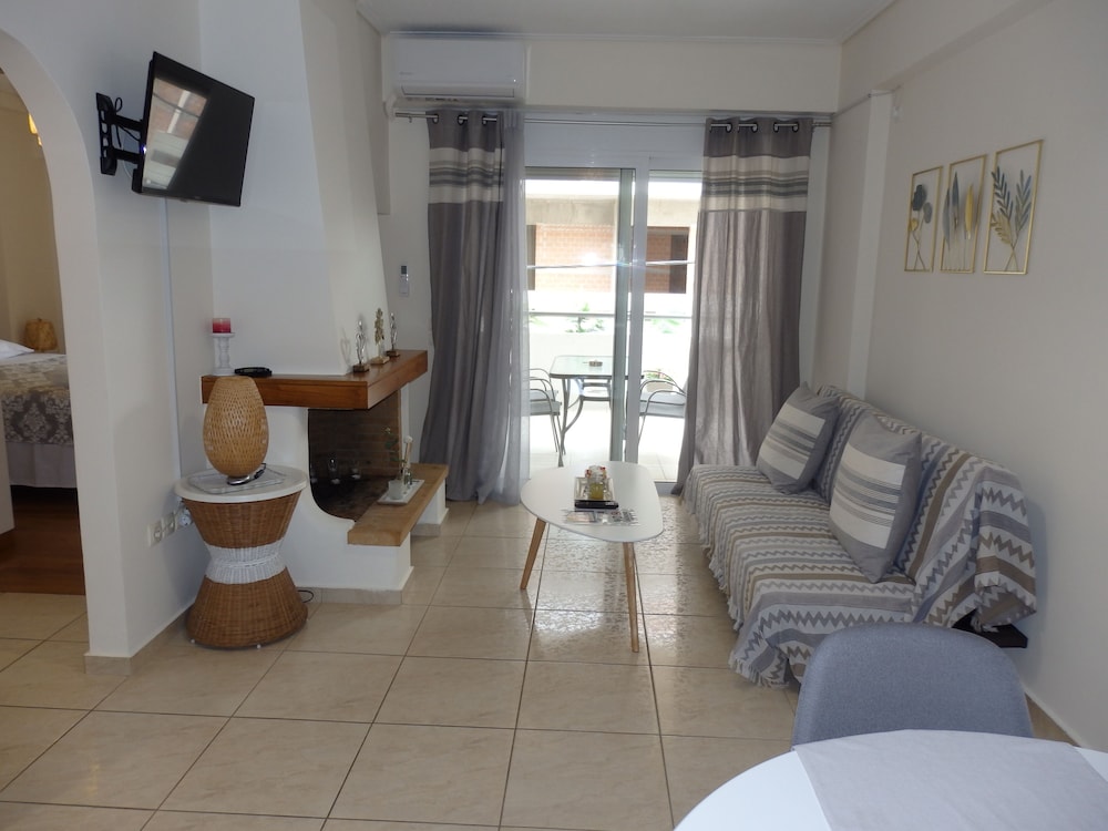 Standard Apartment, 1 Bedroom, Non Smoking, Kitchen (A6) - Photo 1