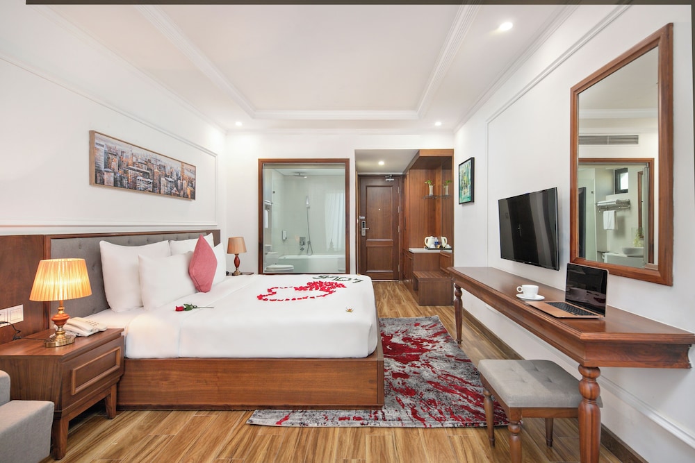 Grand Double Room, Partial Sea View photo 2