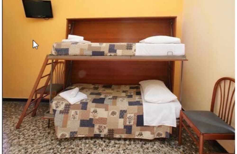 Quadruple Room - Photo 4