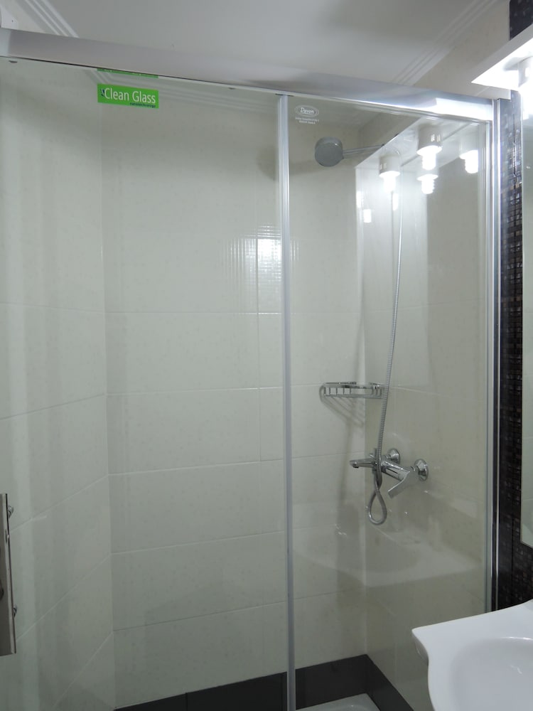 Economy Apartment, 2 Bedrooms (3 Persons) - Photo 13