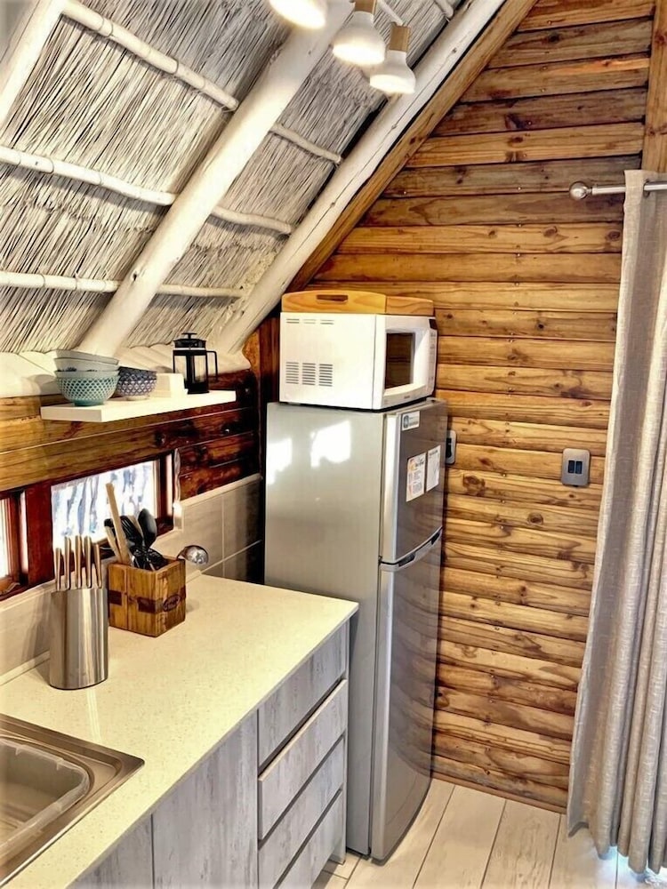 Log Cottage photo 2