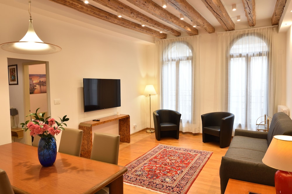 Apartment, 3 Bedrooms, Canal View photo 1