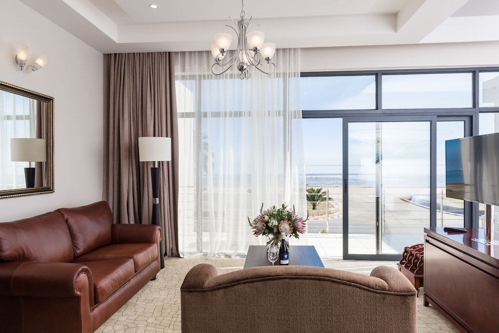 Luxury Suite photo 2