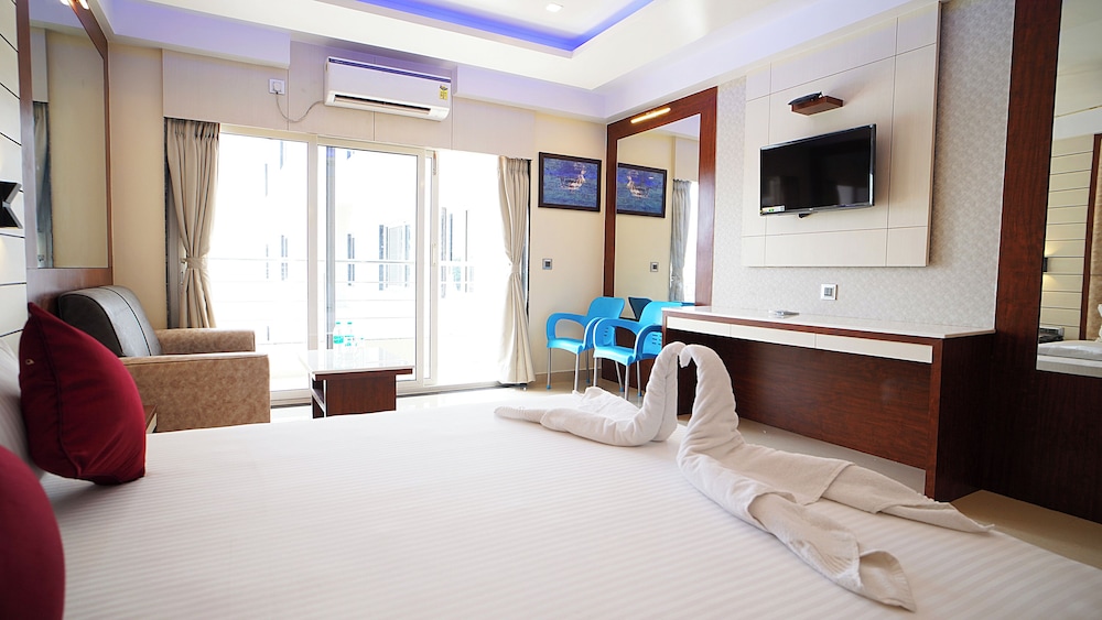 Executive Double Room, 1 King Bed, Executive Level photo 2