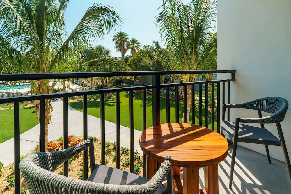 Suite, 1 Bedroom, Partial Ocean View