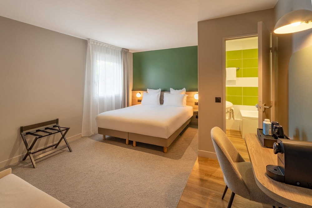 Comfort Room, 1 King Bed, Non Smoking (with Single Sofabed) - Photo 3