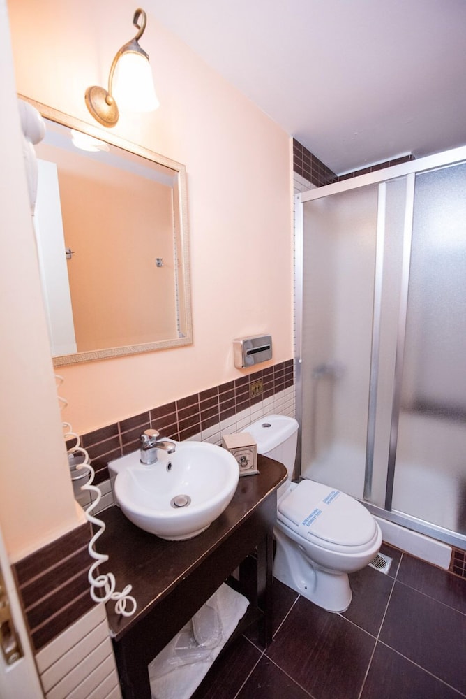 Suite - Photo 8