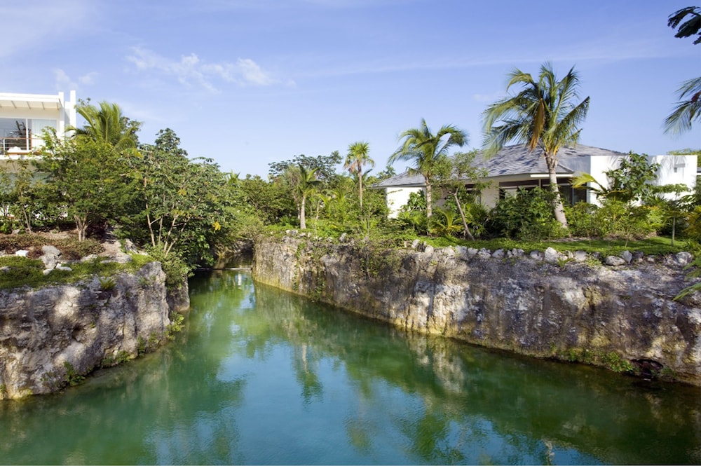 Cenote Lagoon Deluxe Junior Suite - Photo 1