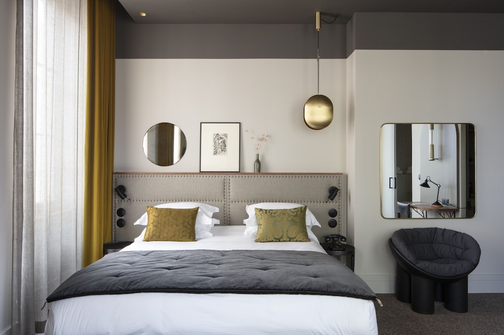 Deluxe Triple Room, 1 Bedroom, City View (L'Elegante) photo 1