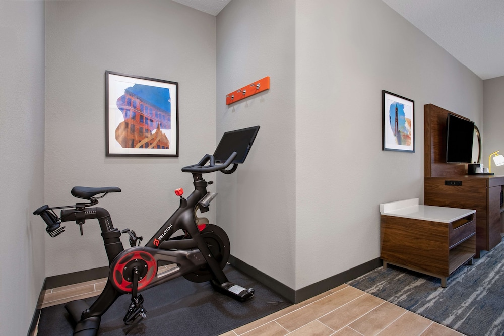 Studio, 1 King Bed, Non Smoking (Peloton) - Photo 4