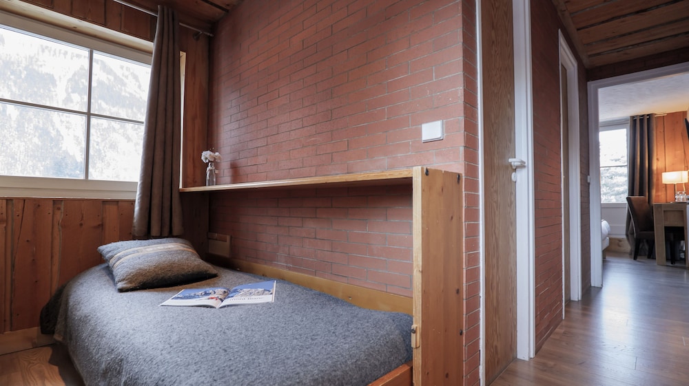 Superior Triple Room (Mont Blanc) - Photo 4