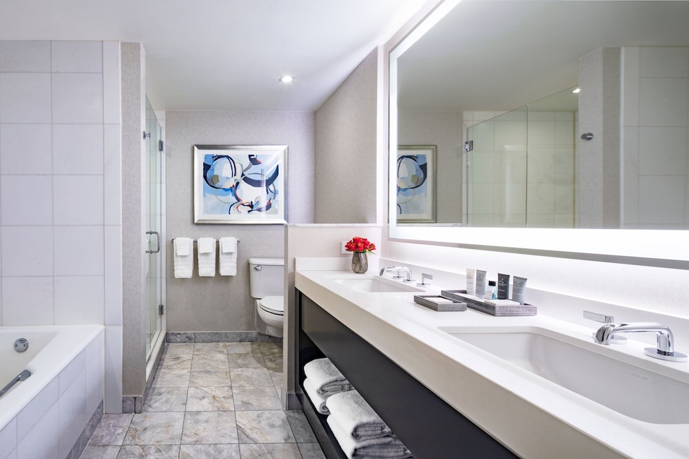 Deluxe Suite, 1 King Bed