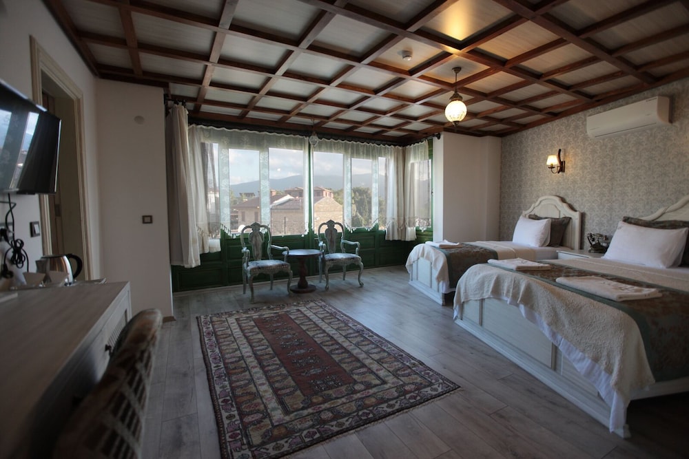 Luxury Triple Room photo 3