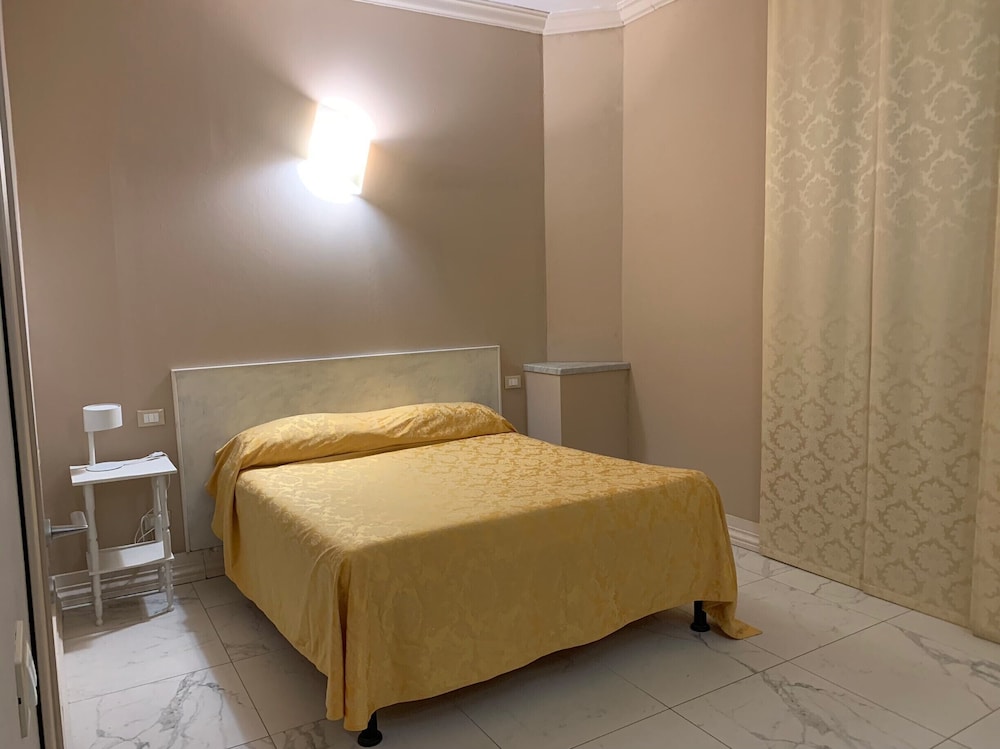 Double Room - Photo 4