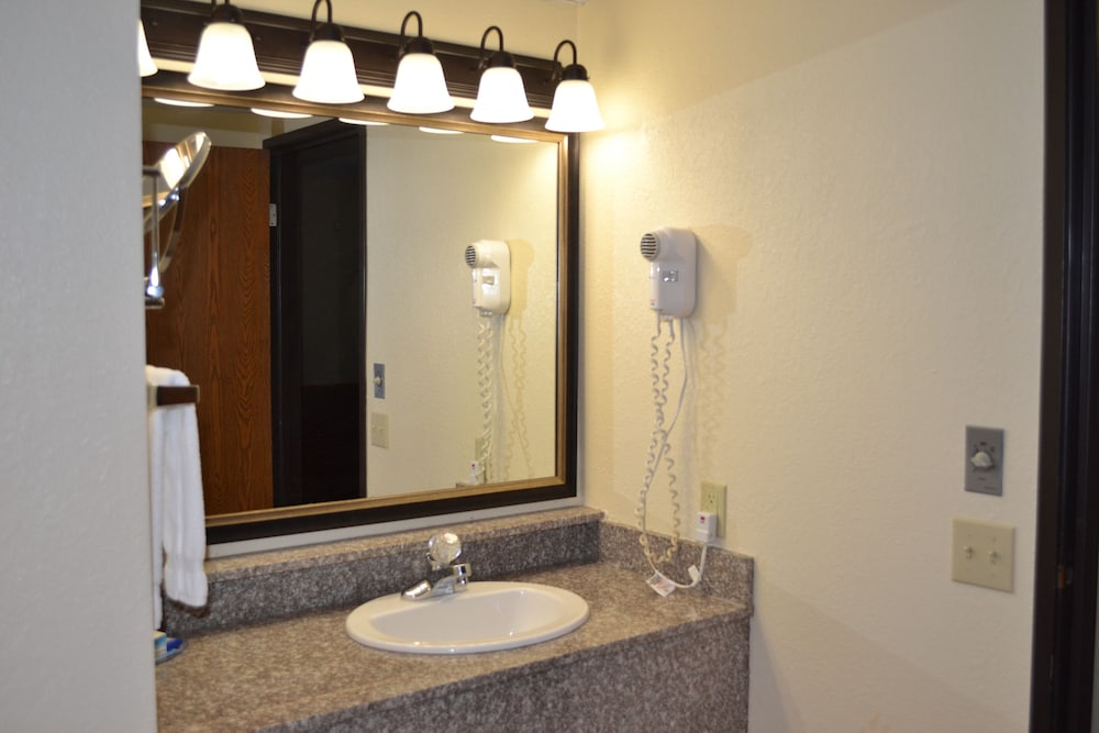 Suite, 1 King Bed, Non Smoking, Jetted Tub (with Sofabed) - Photo 6