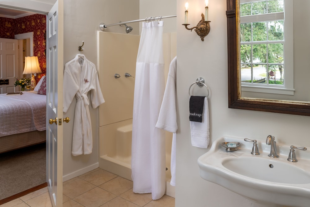 Room, Private Bathroom (Isle of Santa Maria) photo 2