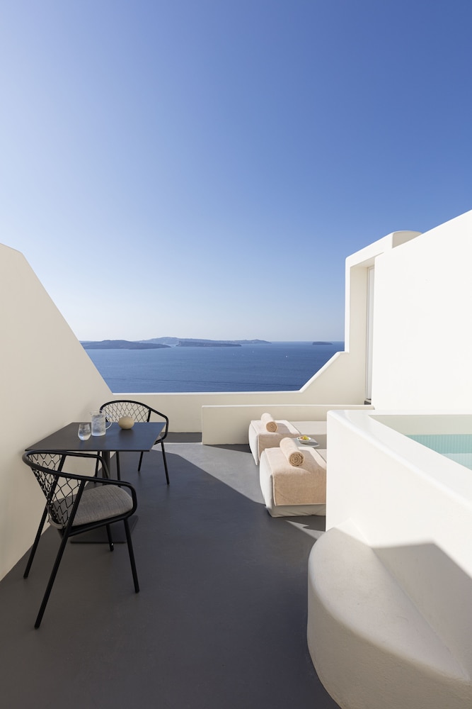 Junior Suite with Plunge Pool