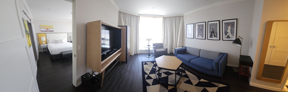 Suite, Accessible thumbnail 5