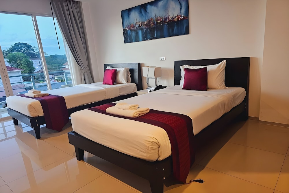 Deluxe Room - Photo 7