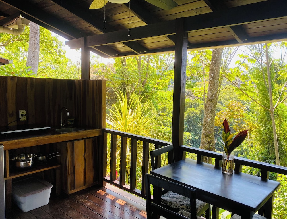 Comfort Bungalow, Balcony, Partial Ocean View photo 3