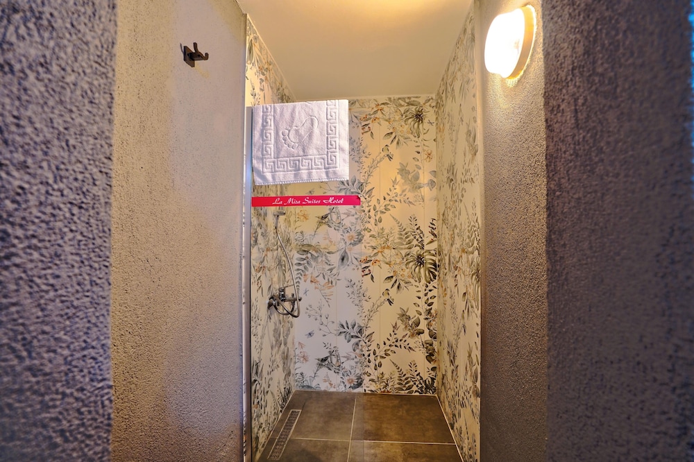Standard Room - Photo 15