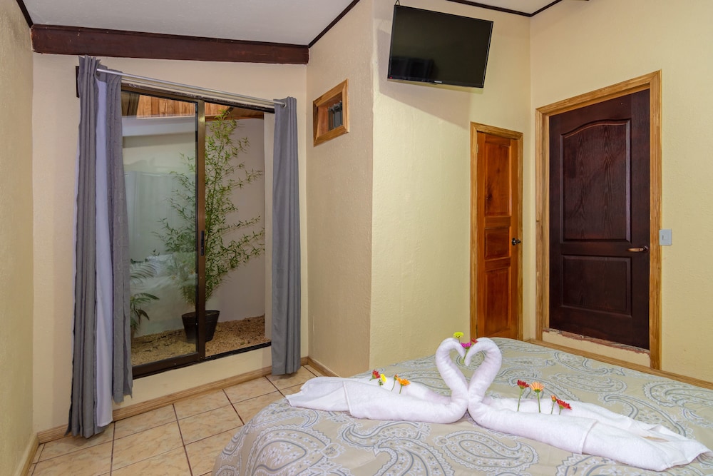 Standard Double Room, Private Bathroom photo 2