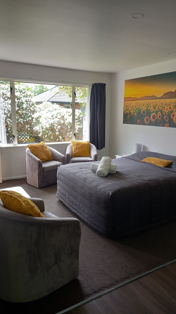 One Bedroom Family Unit photo 2