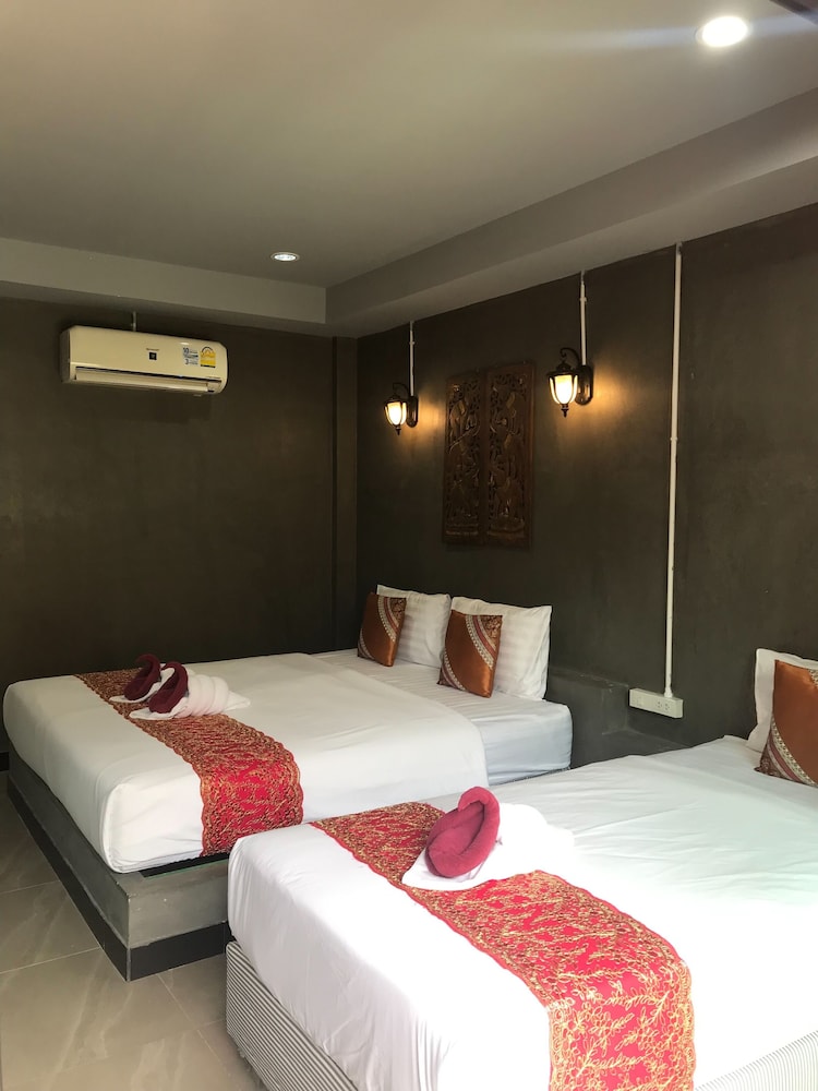 Deluxe Triple Room photo 2