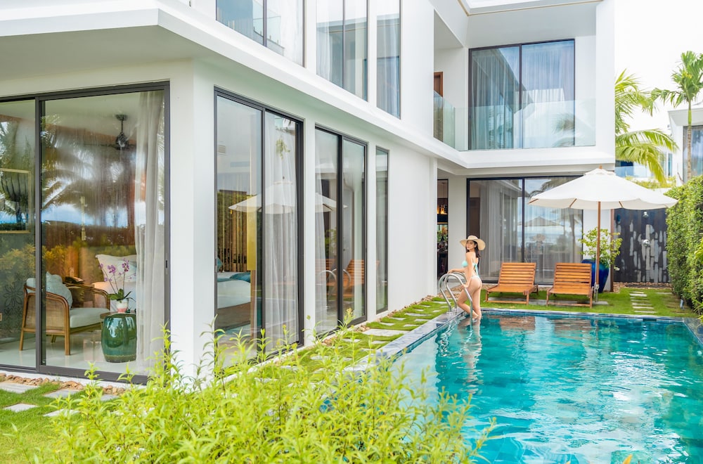 Three-Bedroom Garden View Pool Villa - Photo 2