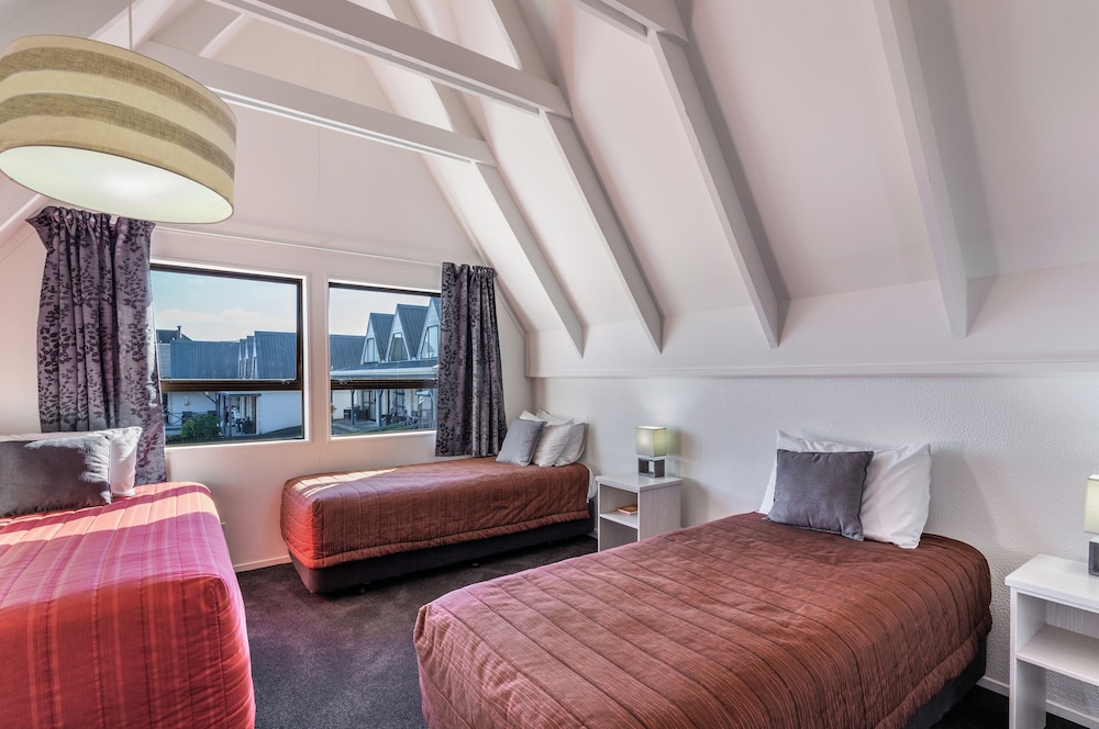 Two Bedroom Family Apartment - Photo 3