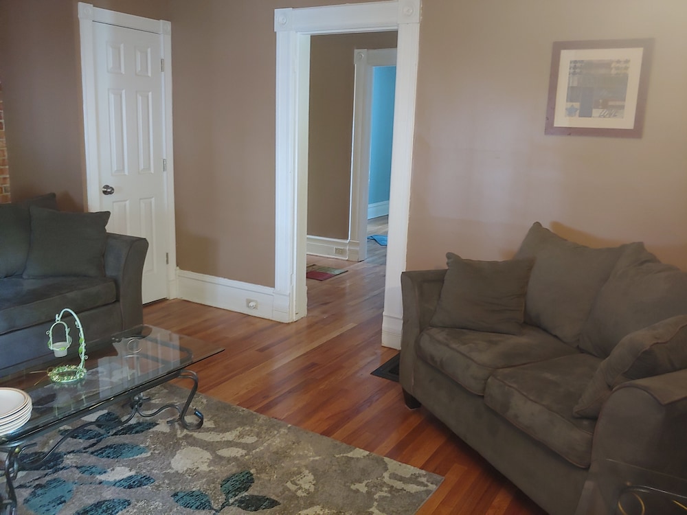 Basic Apartment (Pet Friendly) photo 1