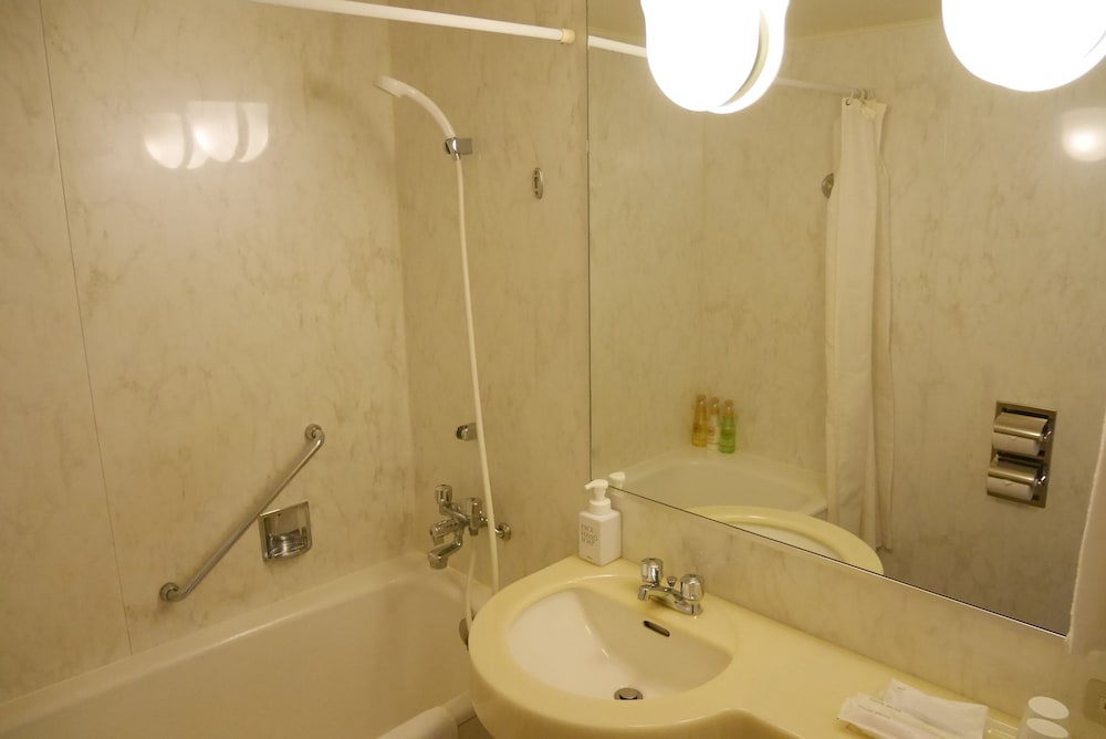 Twin Room - Photo 10