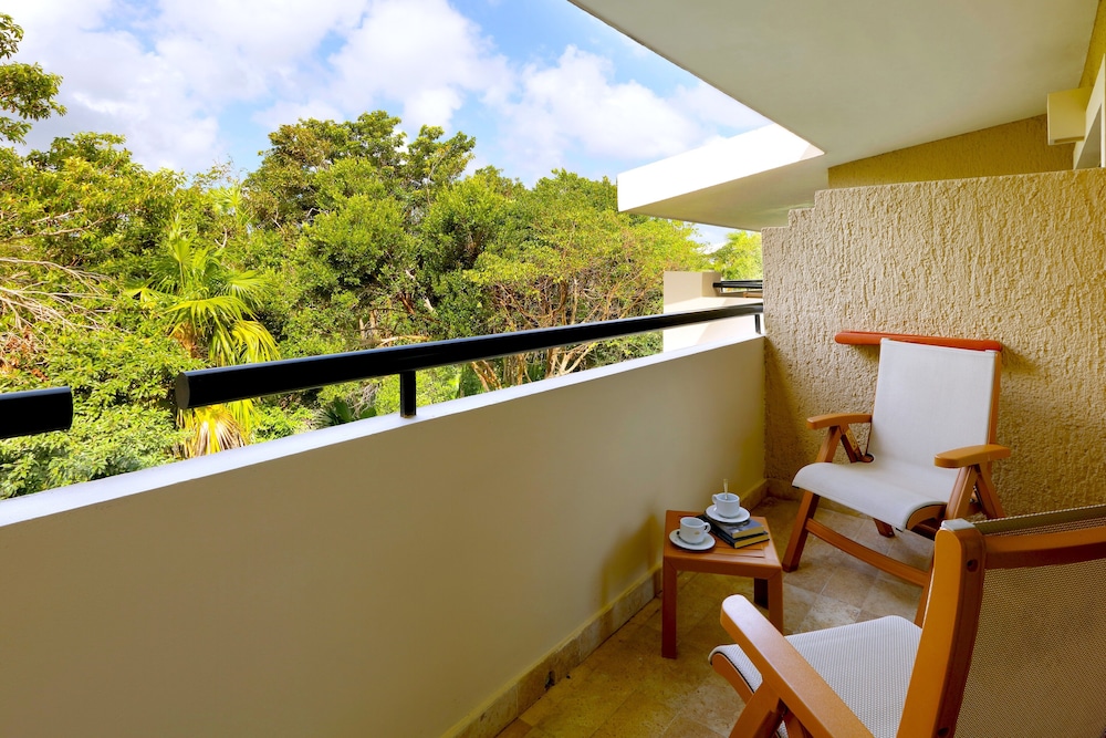 Romance Villa Suite Poolside - Photo 5
