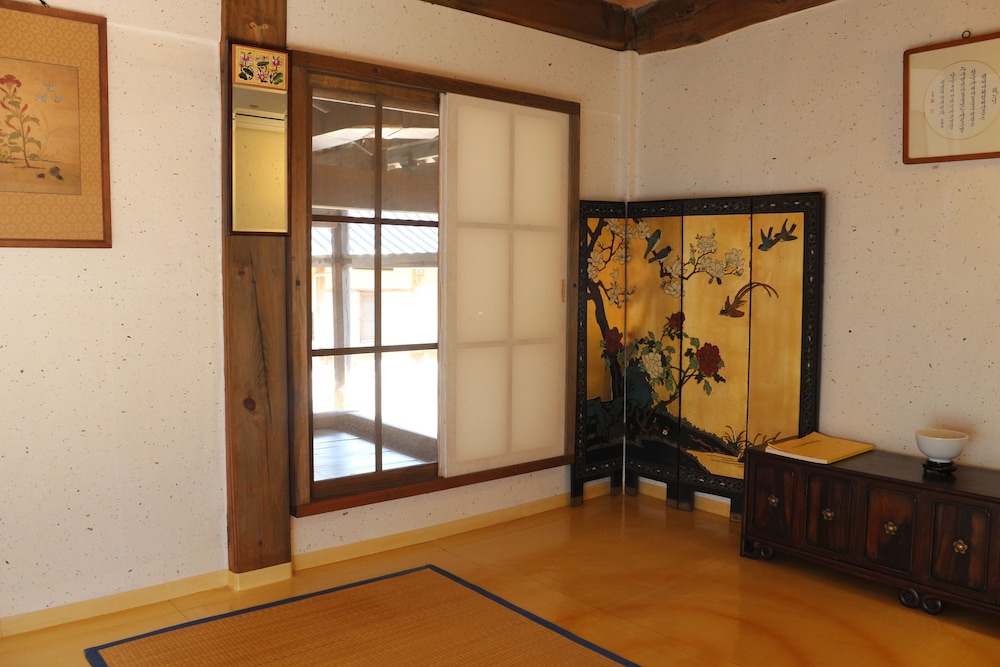 Traditional Room (Jageun Sarang) photo 1