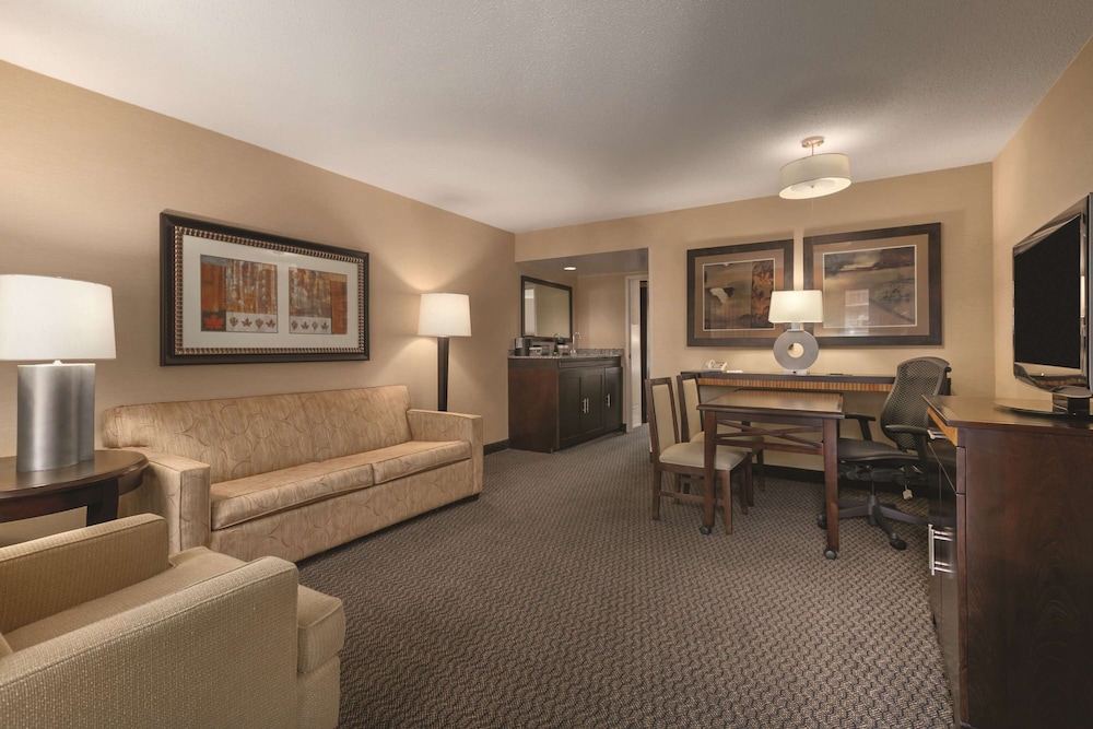 Suite, 1 King Bed, Non Smoking, Allergy Friendly - Photo 4