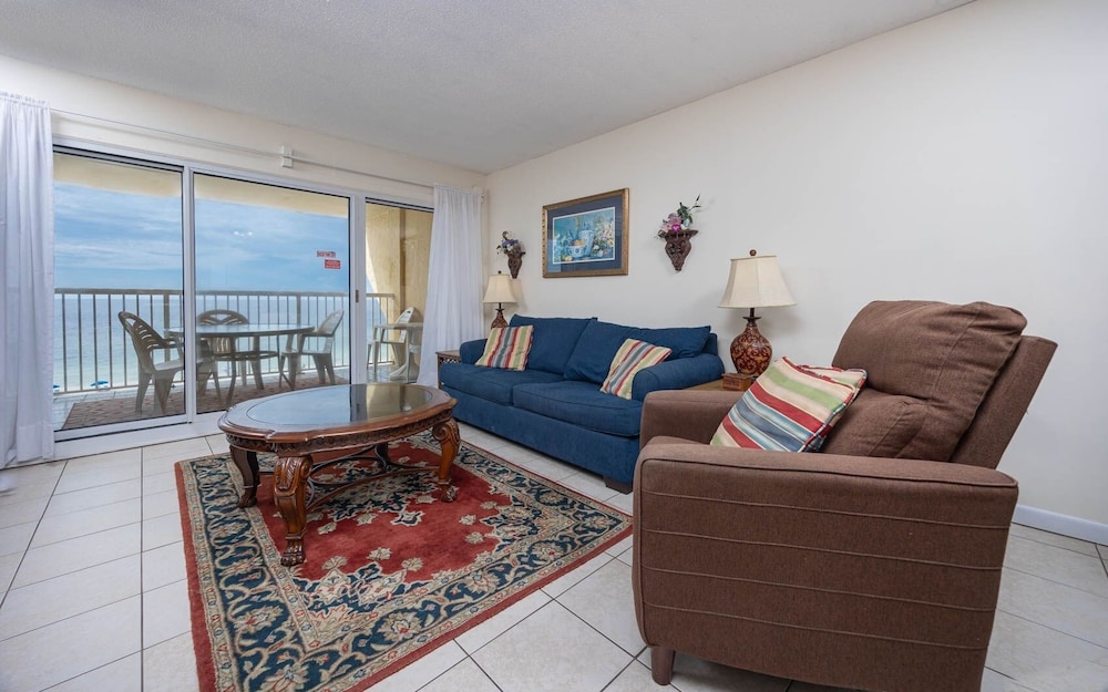 Condo, 2 Bedrooms