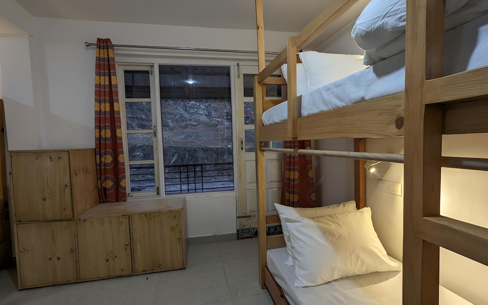 6 Bed Mixed Dorm photo 2