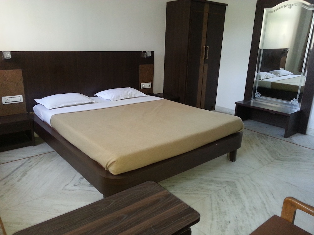 Executive Room, 1 King Bed, Balcony photo 2