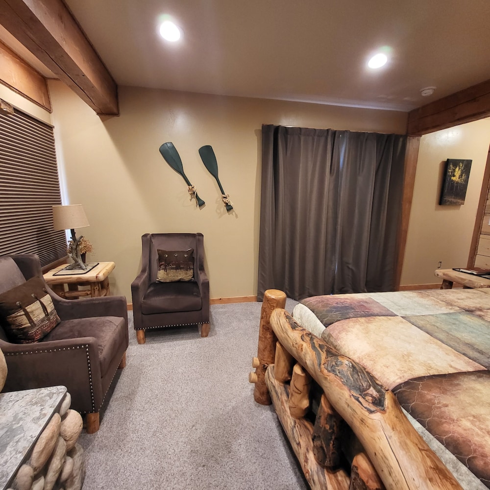 5. Mt. Oxford Room photo 2
