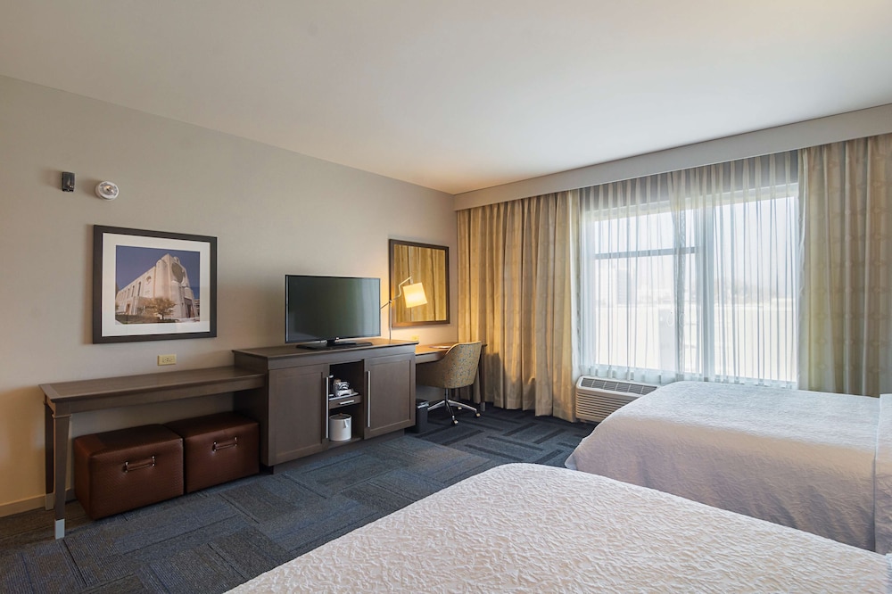 Room, 2 Queen Beds, Accessible (Roll In Shower, Mobility)