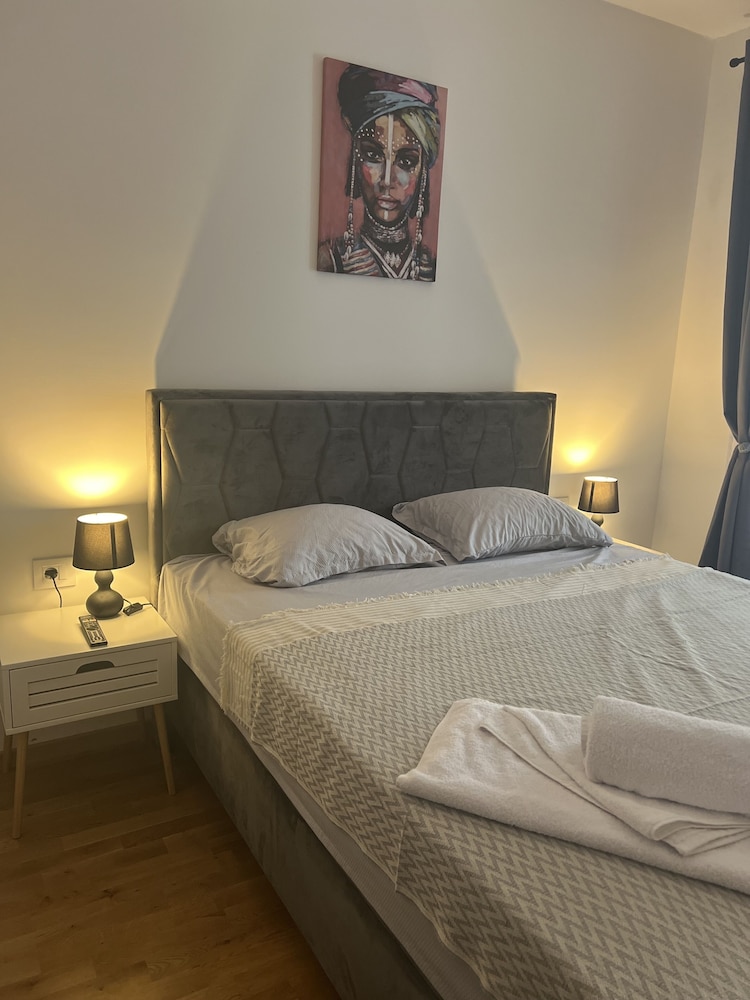 Deluxe Apartment photo 2