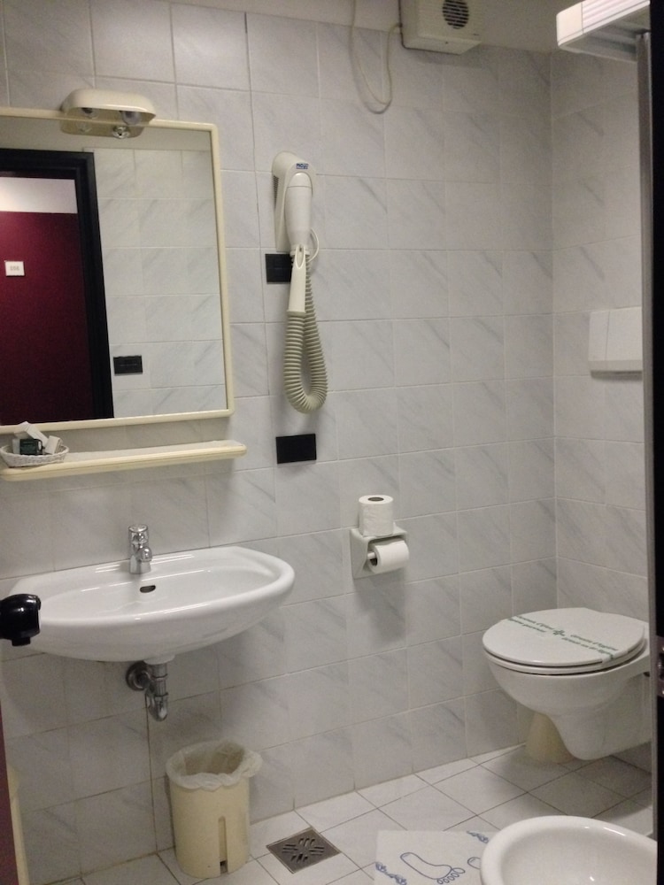 Double or Twin Room, Lake View - Photo 6