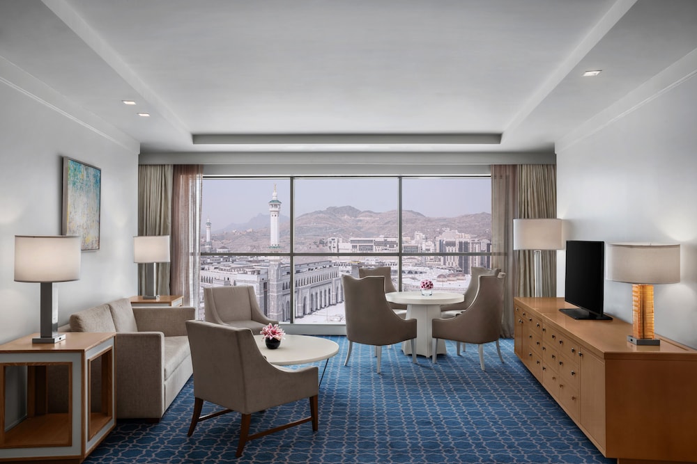 Suite, 2 Twin Beds, Non Smoking (Amiri, Haram View) thumbnail 6