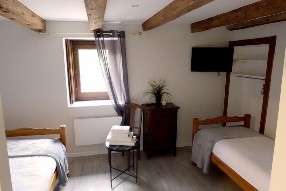 Standard Twin Room, Courtyard View photo 1
